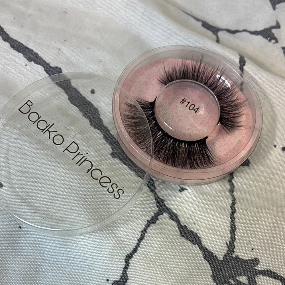 Baako Princess #104 Faux Eyelashes (3 pairs)
